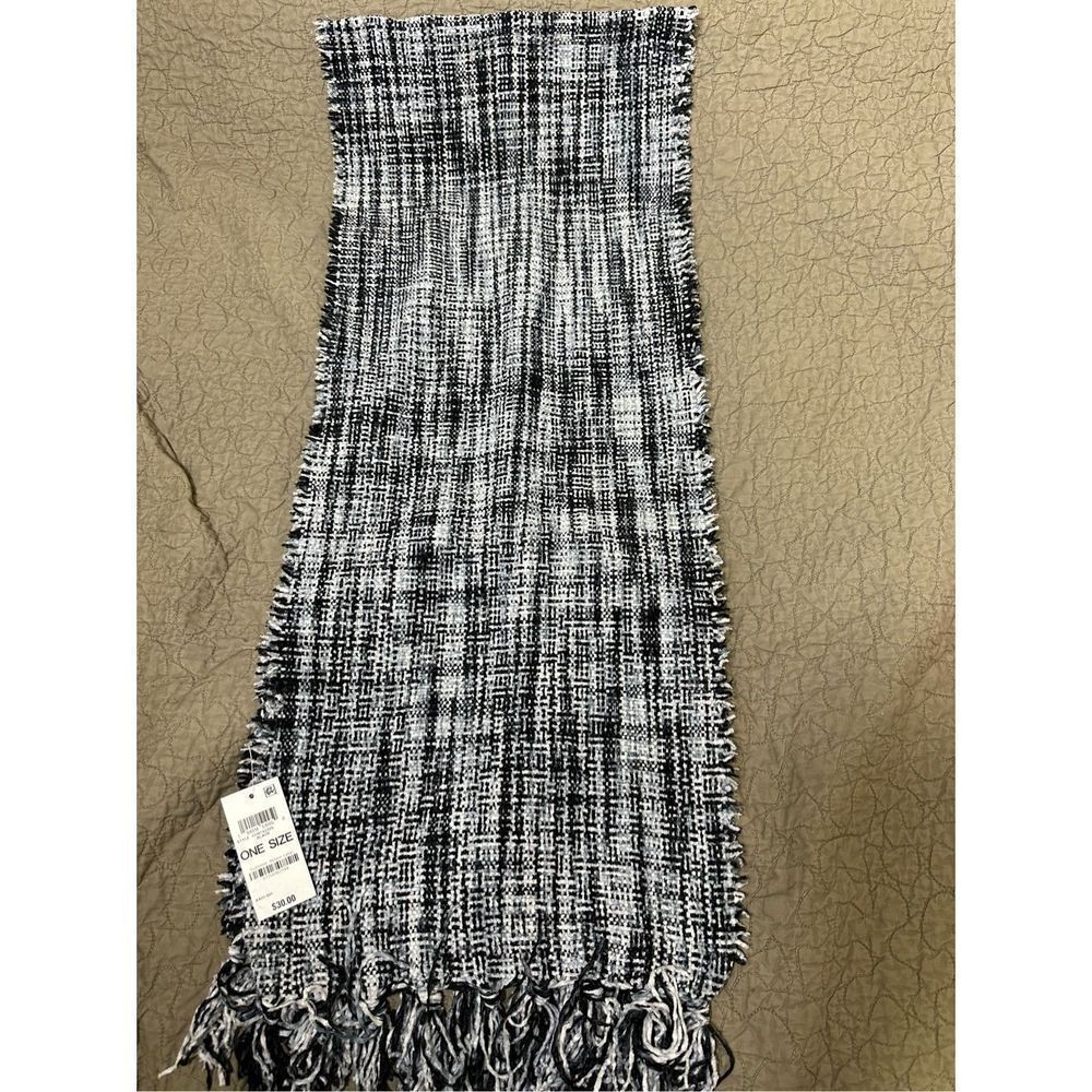 Charter club, One size scarf, 100% polyester  size 13”X64”. A674